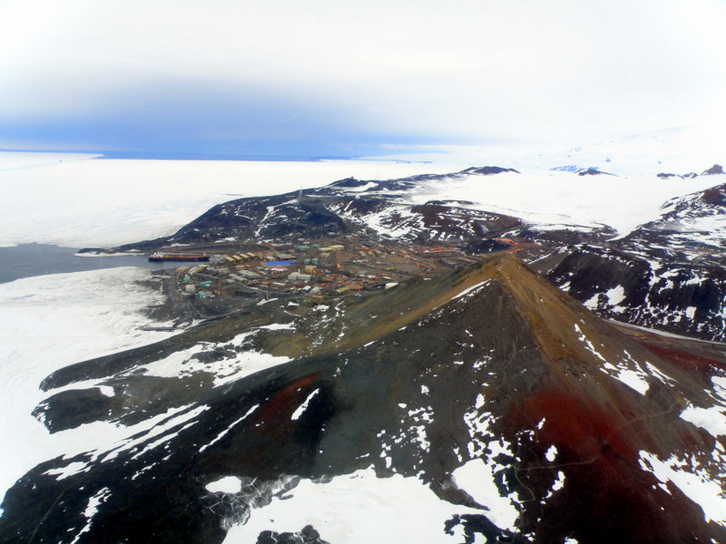 McMurdo & Ob Hill from helo